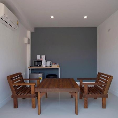 Bhive Hotel Nakhon Phanom Bagian luar foto