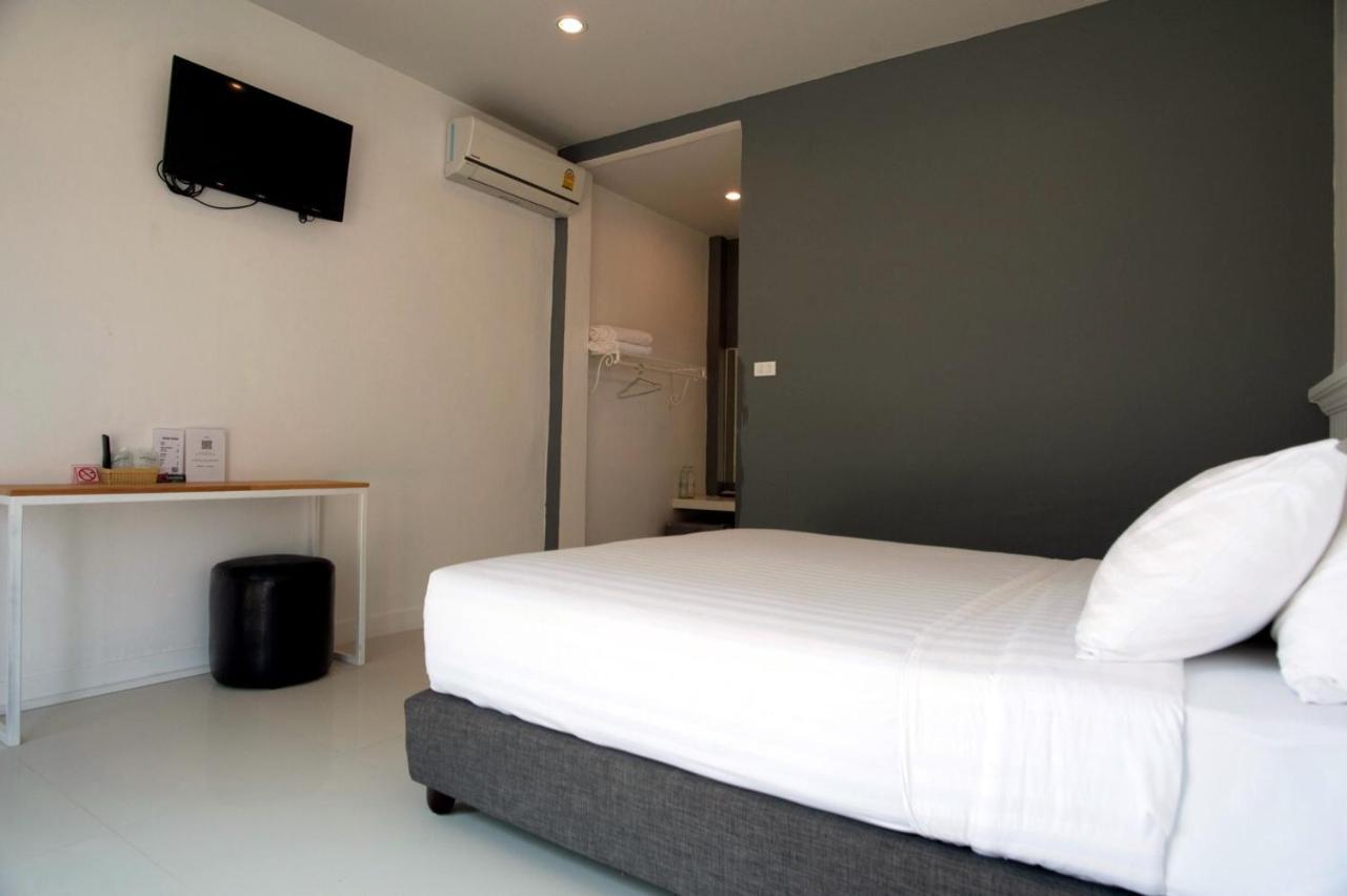 Bhive Hotel Nakhon Phanom Bagian luar foto